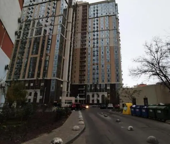 Francuzskij Bulvar, 19 жемчужина